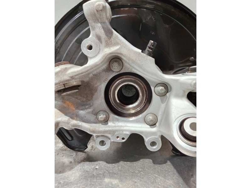 Recambio de mangueta trasera izquierda para mercedes clase c (w206) c 220 d referencia OEM IAM A2063570100  