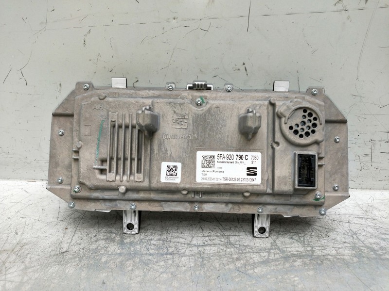 Recambio de cuadro instrumentos para cupra formentor referencia OEM IAM 5FA920790C  
