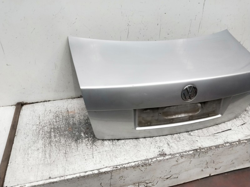Recambio de tapa maletero para volkswagen passat berlina (3b3) executive referencia OEM IAM   