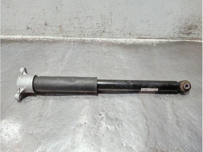 Recambio de amortiguador trasero derecho para mercedes clase c (w206) c 220 d referencia OEM IAM A2063204903  