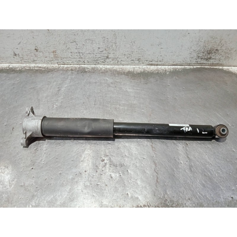 Recambio de amortiguador trasero izquierdo para mercedes clase c (w206) c 220 d referencia OEM IAM A2063204903  