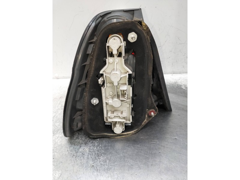 Recambio de piloto trasero derecho para bmw serie 3 compact (e46) referencia OEM IAM 63216927764  
