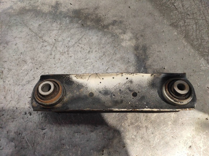 Recambio de brazo suspension superior trasero izquierdo para opel insignia sports tourer selective referencia OEM IAM   