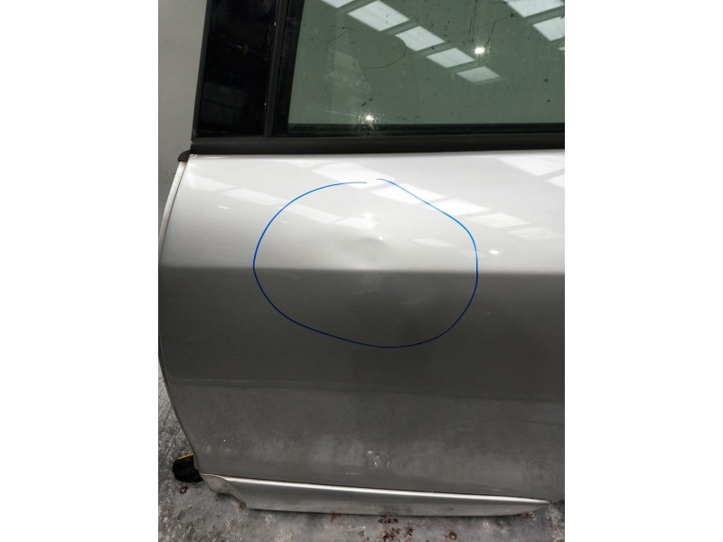 Recambio de puerta trasera izquierda para renault megane iii berlina 5 p referencia OEM IAM   5P