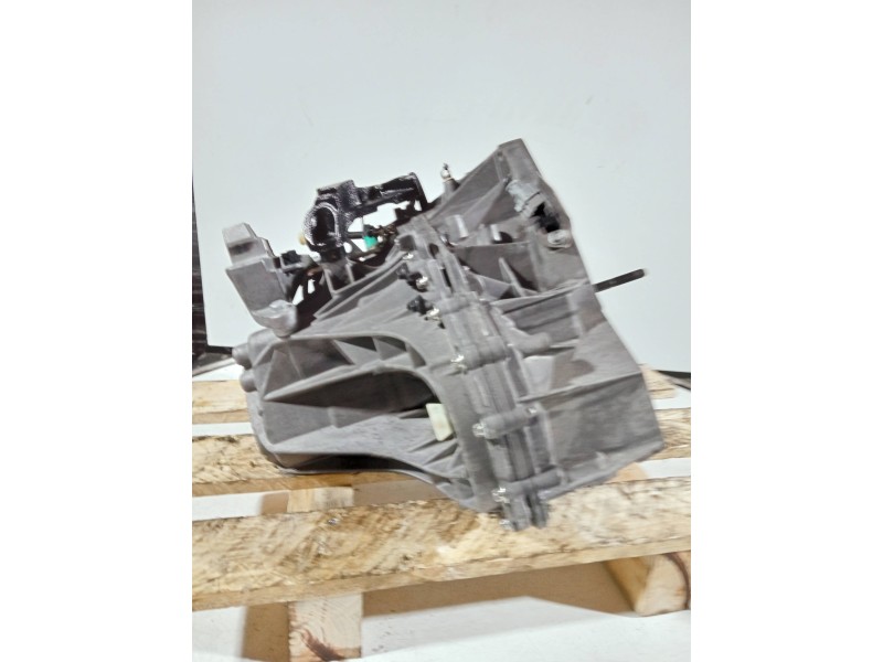 Recambio de caja cambios para renault megane iii berlina 5 p referencia OEM IAM TL4068 S011529 6V