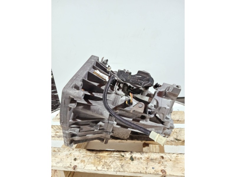Recambio de caja cambios para renault megane iii berlina 5 p referencia OEM IAM TL4068 S011529 6V