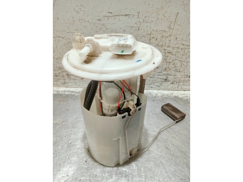 Recambio de bomba combustible para renault megane iii berlina 5 p referencia OEM IAM 172029952R 7610447AA 0580200148