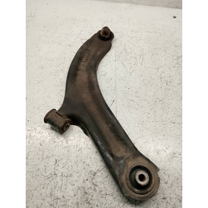 Recambio de brazo suspension inferior delantero derecho para renault clio iii referencia OEM IAM   