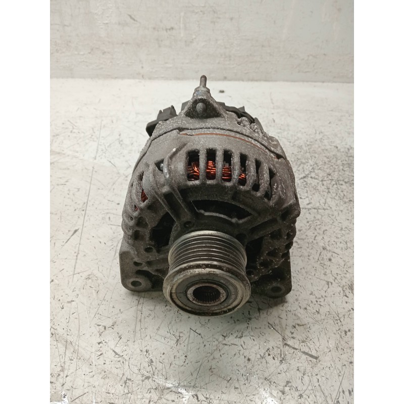 Recambio de alternador para renault clio iii referencia OEM IAM 0124425071  