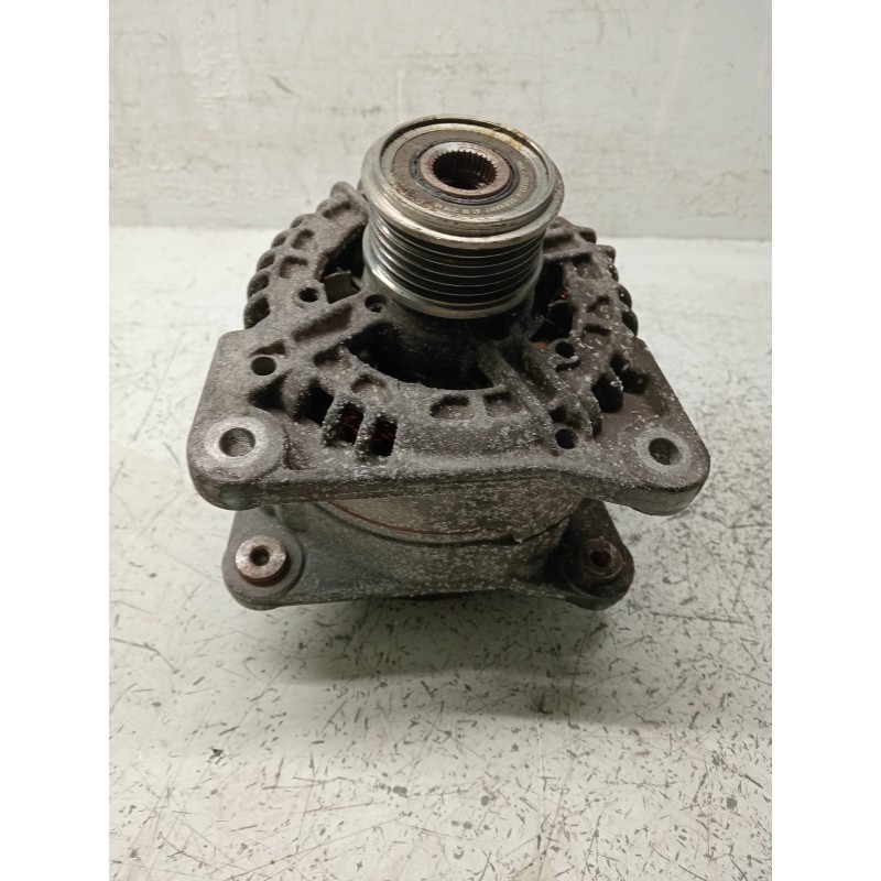 Recambio de alternador para renault clio iii referencia OEM IAM 0124425071  