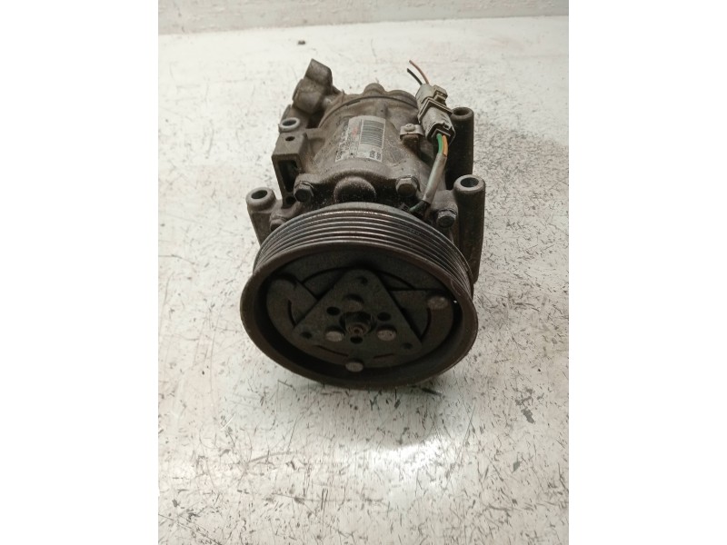 Recambio de compresor aire acondicionado para renault clio iii referencia OEM IAM SD6V121900  