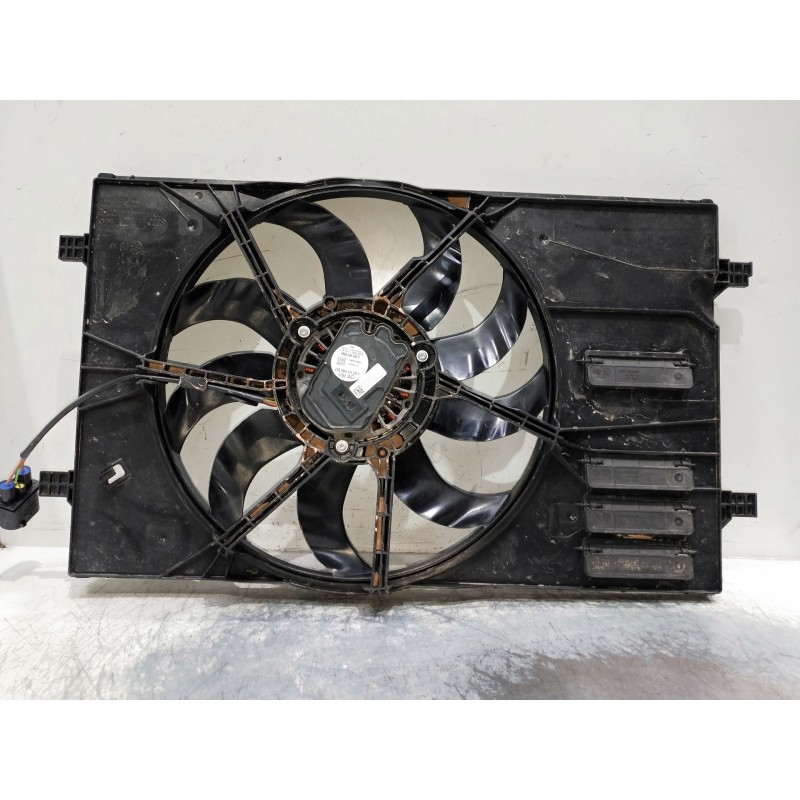 Recambio de electroventilador para cupra formentor referencia OEM IAM 5Q0121205 5Q0121207 
