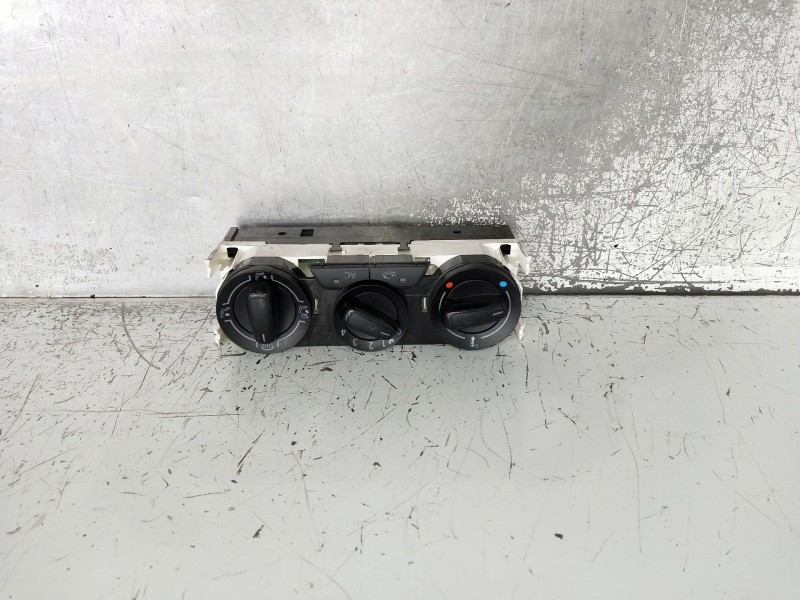 Recambio de mando calefaccion / aire acondicionado para audi a1 (8x) ambition referencia OEM IAM 8X0820045  