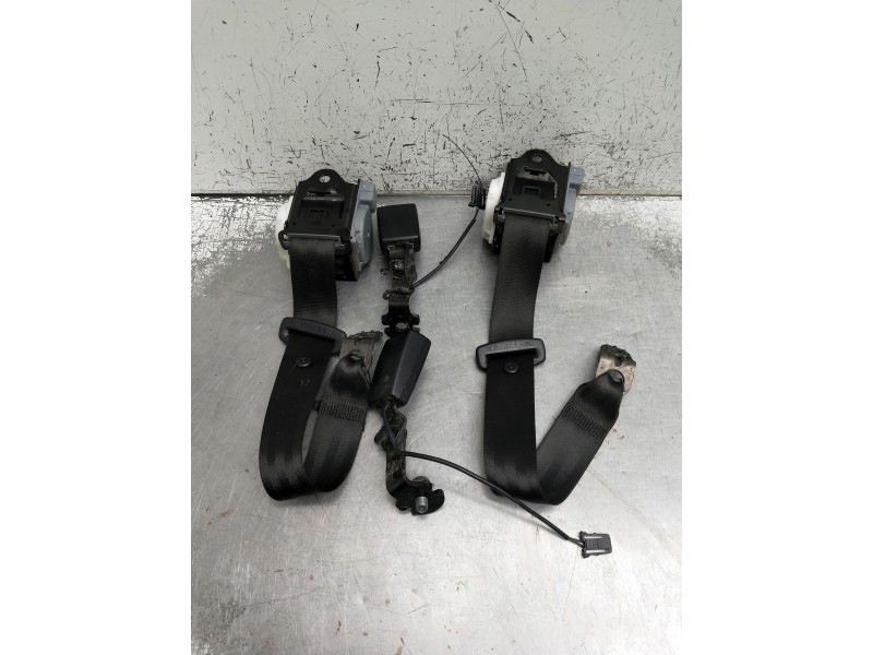 Recambio de juego cinturones trasero para audi a1 (8x) ambition referencia OEM IAM 8X0857805  3P