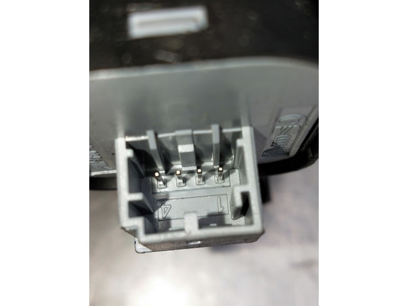 Recambio de mando elevalunas delantero izquierdo para audi a1 (8x) ambition referencia OEM IAM 8X1959521A  3P