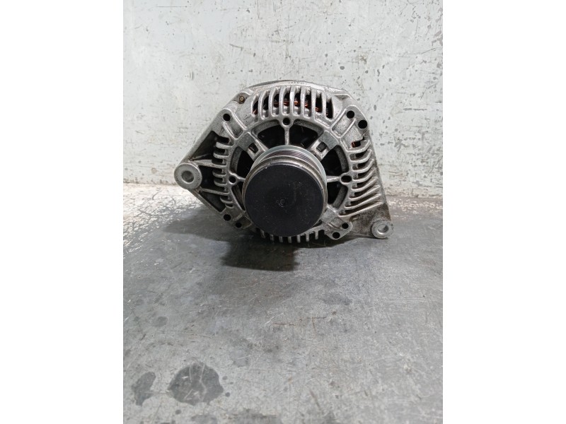 Recambio de alternador para renault megane i fase 2 classic (la..) referencia OEM IAM 437197 S542326R 