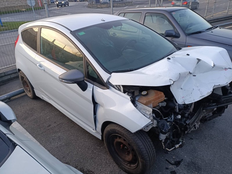 ford fiesta (ccn) del año 2013