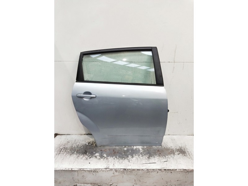 Recambio de puerta trasera derecha para toyota corolla verso (r1) 2.2 d-4d luna referencia OEM IAM   5P