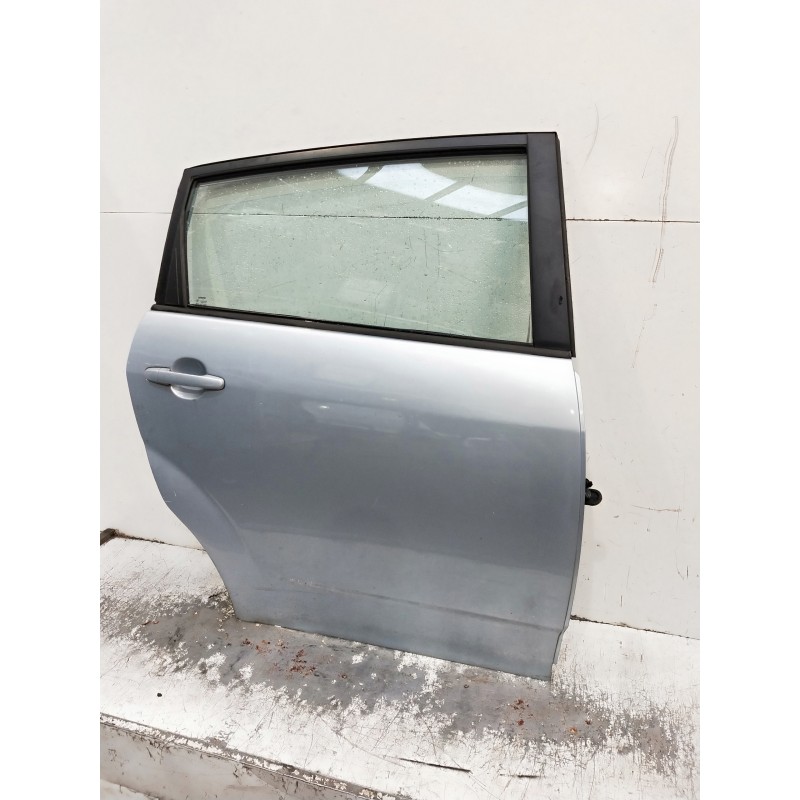 Recambio de puerta trasera derecha para toyota corolla verso (r1) 2.2 d-4d luna referencia OEM IAM   5P