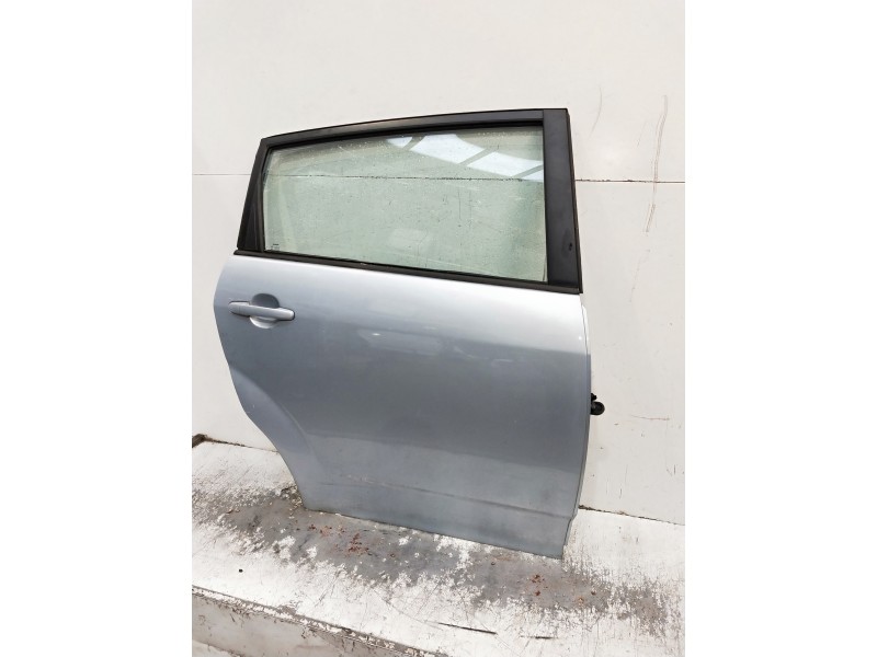 Recambio de puerta trasera derecha para toyota corolla verso (r1) 2.2 d-4d luna referencia OEM IAM   5P