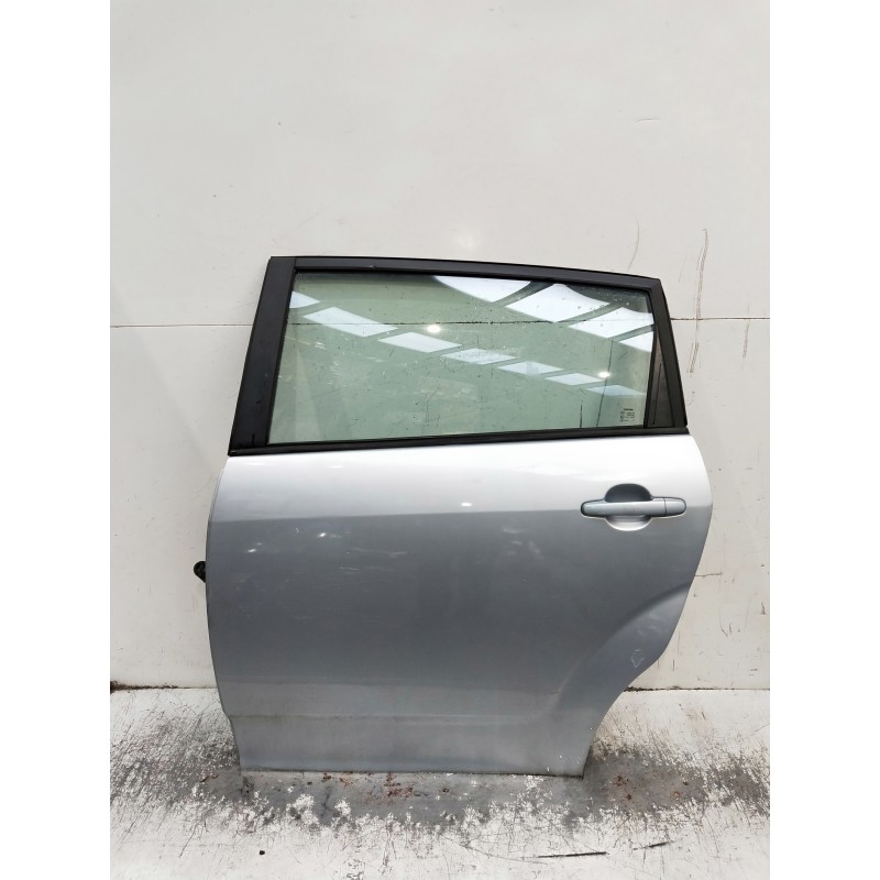 Recambio de puerta trasera izquierda para toyota corolla verso (r1) 2.2 d-4d luna referencia OEM IAM   5P
