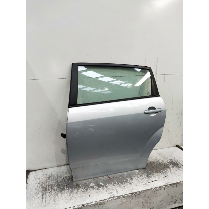 Recambio de puerta trasera izquierda para toyota corolla verso (r1) 2.2 d-4d luna referencia OEM IAM   5P