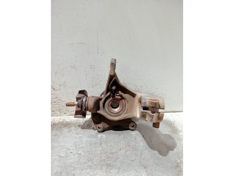 Recambio de mangueta delantera izquierda para citroen c5 berlina attraction referencia OEM IAM   