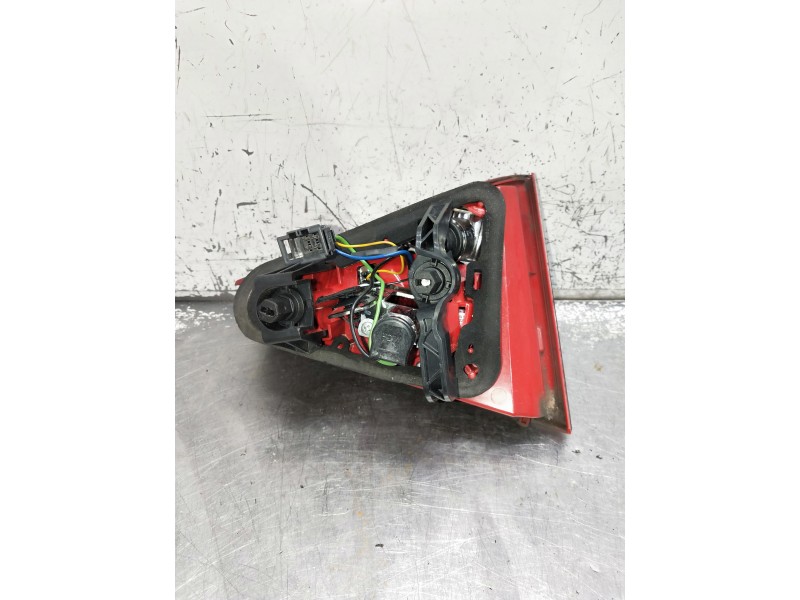 Recambio de piloto trasero derecho interior para audi a5 coupe (8t) referencia OEM IAM 8T0945094A  