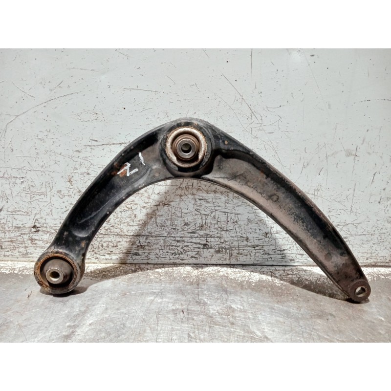 Recambio de brazo suspension inferior delantero izquierdo para peugeot partner kasten referencia OEM IAM 557452  