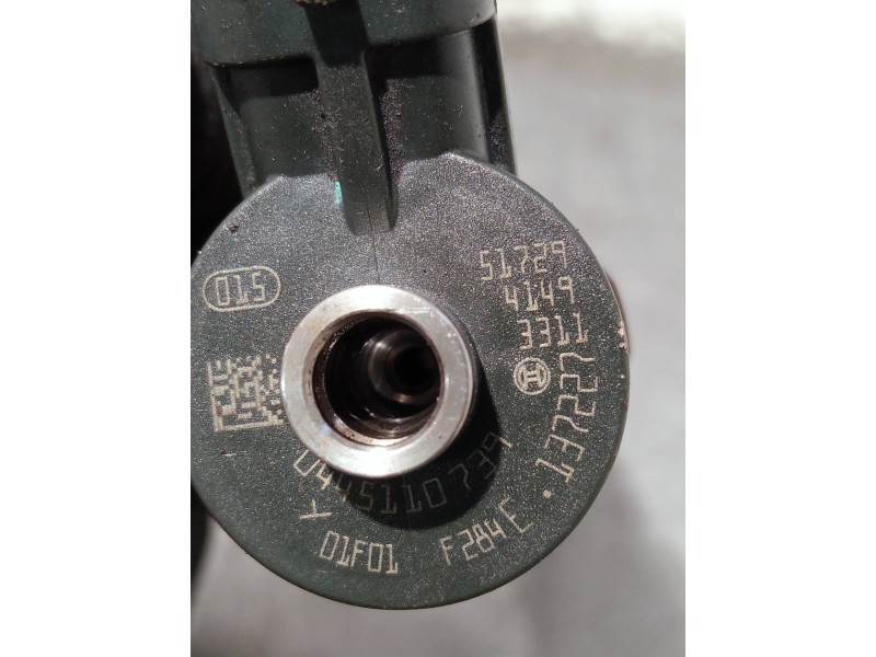 Recambio de inyector para peugeot partner kasten referencia OEM IAM 137227 0445110739 BOSCH