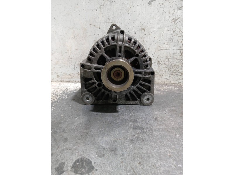 Recambio de alternador para renault megane ii berlina 5p referencia OEM IAM 8200331251  