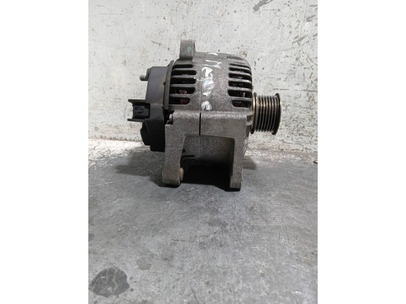 Recambio de alternador para renault megane ii berlina 5p referencia OEM IAM 8200331251  