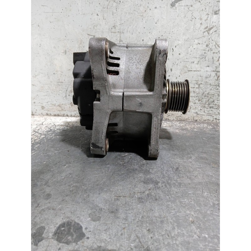 Recambio de alternador para renault megane ii berlina 5p referencia OEM IAM 8200331251  