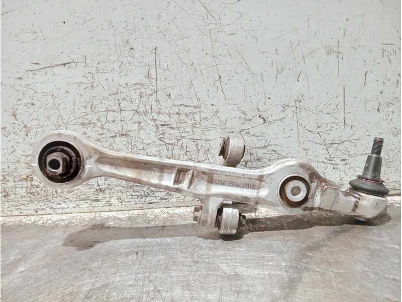 Recambio de brazo suspension superior delantero derecho para audi a4 avant (8e) referencia OEM IAM 8E0407155E  