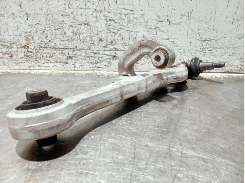 Recambio de brazo suspension superior delantero derecho para audi a4 avant (8e) referencia OEM IAM 8E0407155E  