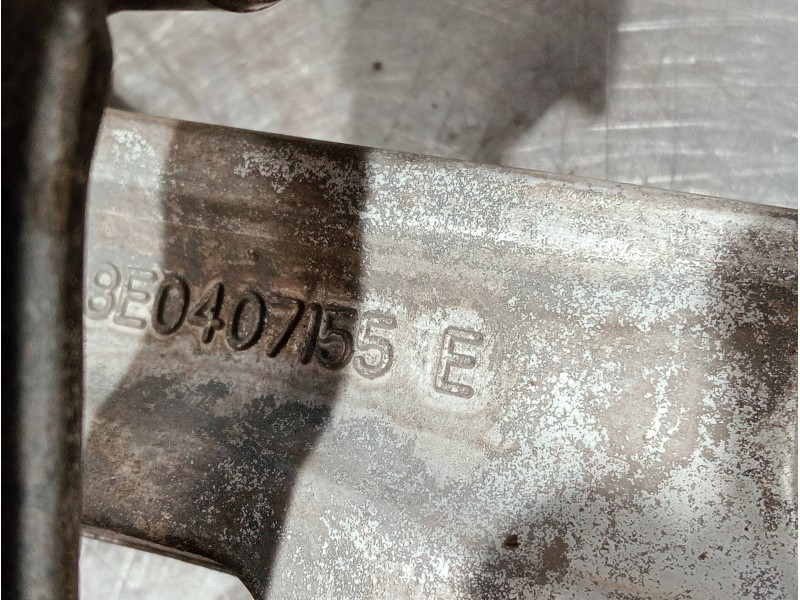 Recambio de brazo suspension superior delantero derecho para audi a4 avant (8e) referencia OEM IAM 8E0407155E  