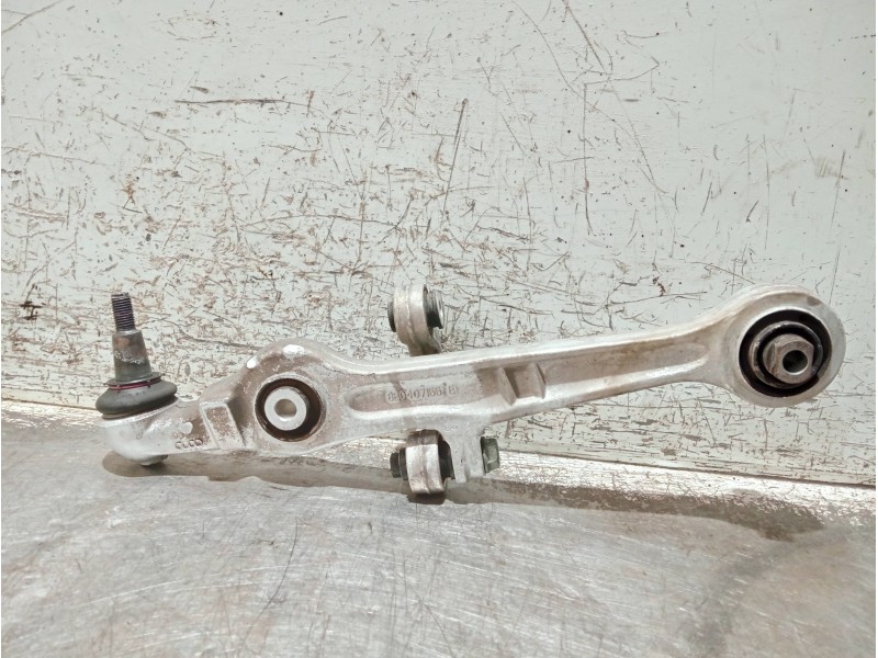 Recambio de brazo suspension superior delantero izquierdo para audi a4 avant (8e) referencia OEM IAM 8E0407155E  