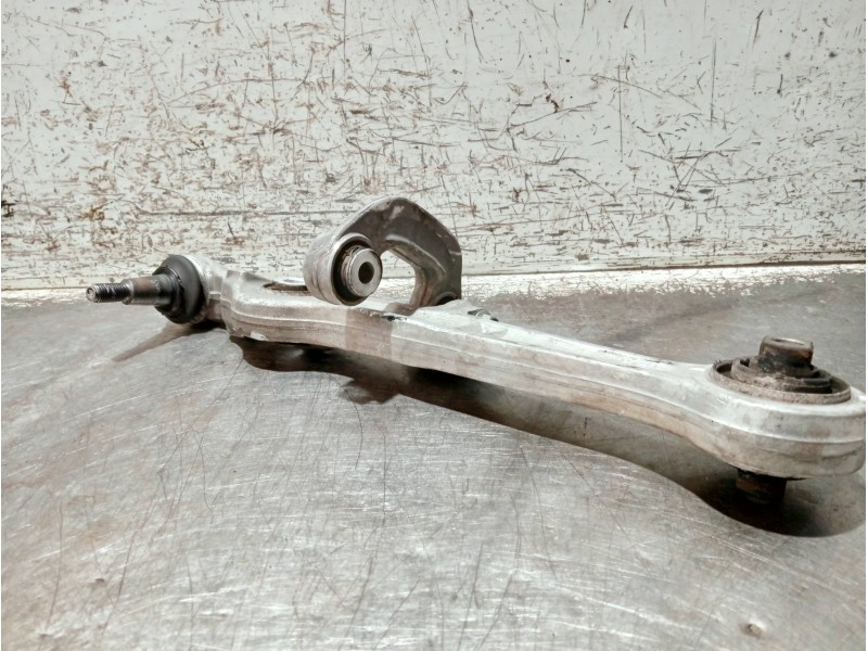 Recambio de brazo suspension superior delantero izquierdo para audi a4 avant (8e) referencia OEM IAM 8E0407155E  