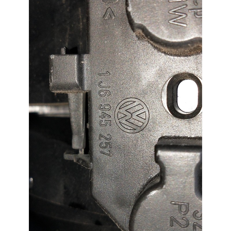 Recambio de piloto trasero izquierdo para volkswagen golf iv berlina (1j1) referencia OEM IAM 1J6945257  