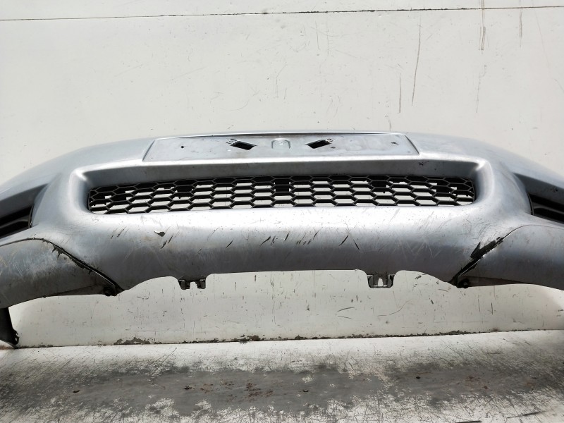 Recambio de paragolpes delantero para toyota corolla verso (r1) 2.2 d-4d luna referencia OEM IAM   OJO VER FOTOS
