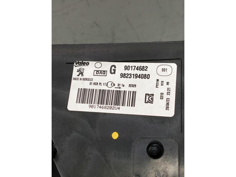 Recambio de faro izquierdo para peugeot 208 (p2) referencia OEM IAM 9823194080 90174682 