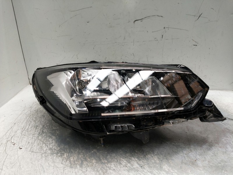 Recambio de faro derecho para peugeot 208 (p2) referencia OEM IAM 9823193880 90174685 