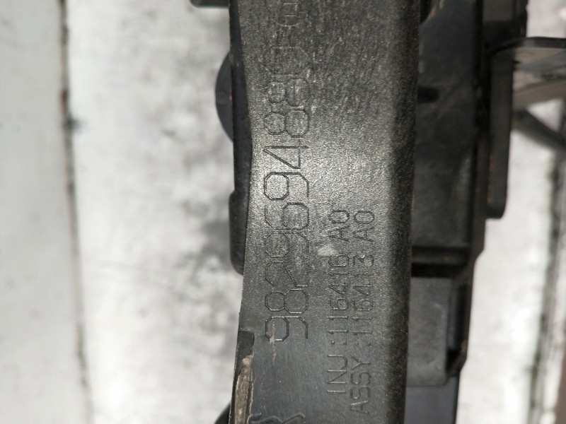 Recambio de panel frontal para peugeot 208 (p2) referencia OEM IAM 9829694880  