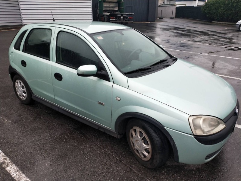opel corsa c del año 2002