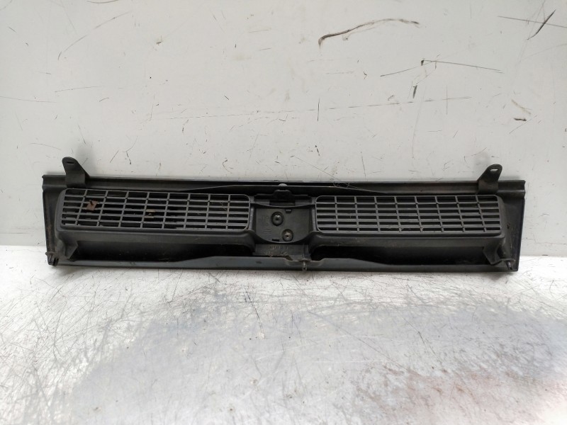 Recambio de rejilla delantera para seat toledo (1l) referencia OEM IAM 1L0853653  