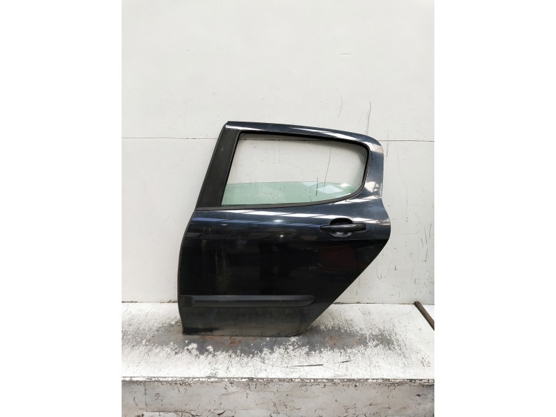 Recambio de puerta trasera izquierda para peugeot 308 referencia OEM IAM   5P