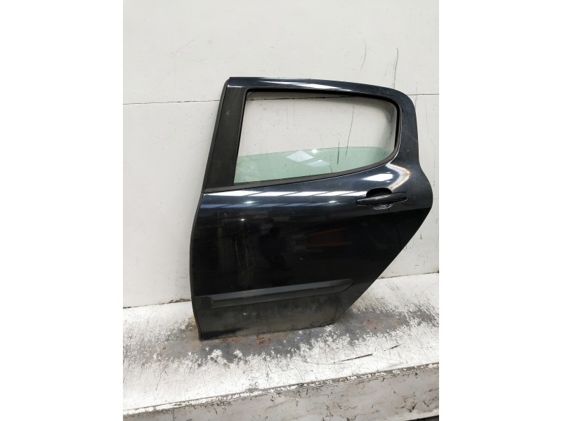 Recambio de puerta trasera izquierda para peugeot 308 referencia OEM IAM   5P