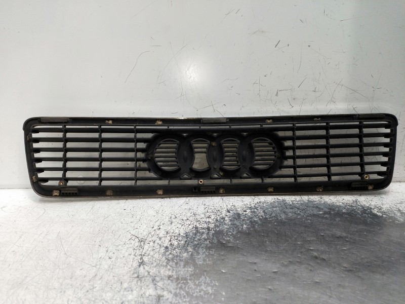Recambio de rejilla delantera para audi 80 2.0 i referencia OEM IAM   