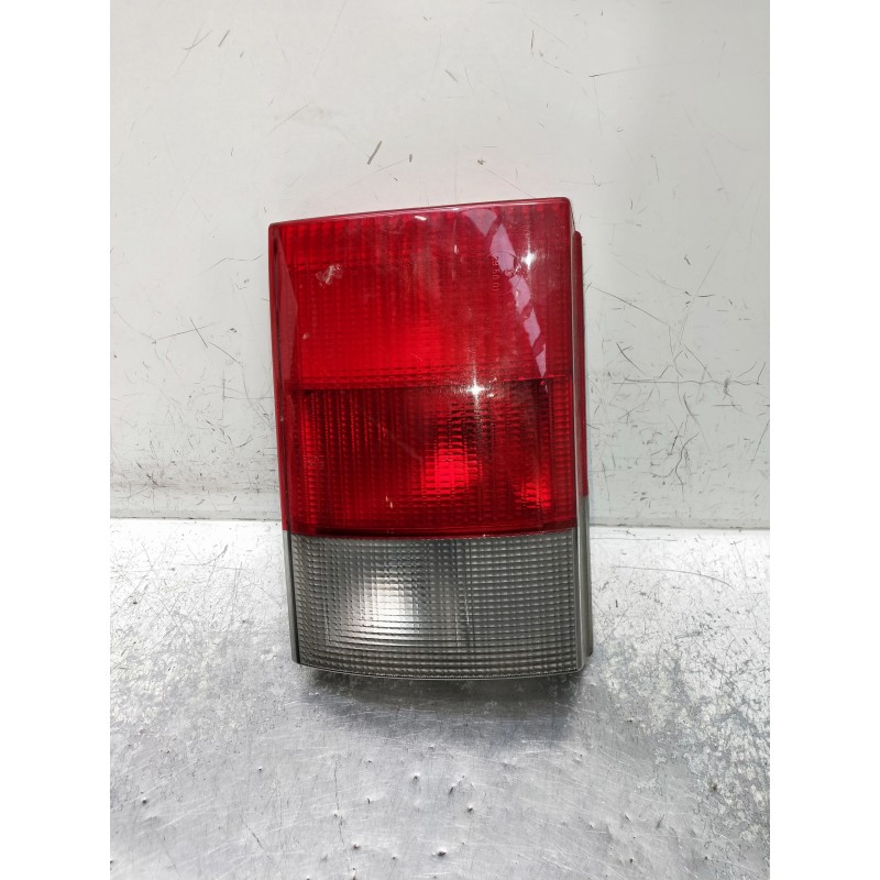 Recambio de piloto trasero izquierdo interior para audi 80 2.0 i referencia OEM IAM 8A09450931  