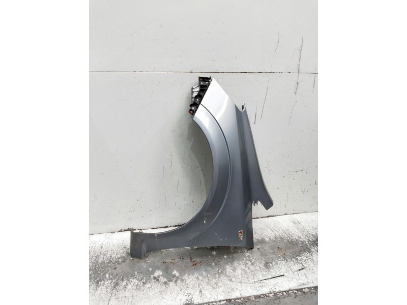 Recambio de aleta delantera derecha para opel zafira b referencia OEM IAM   